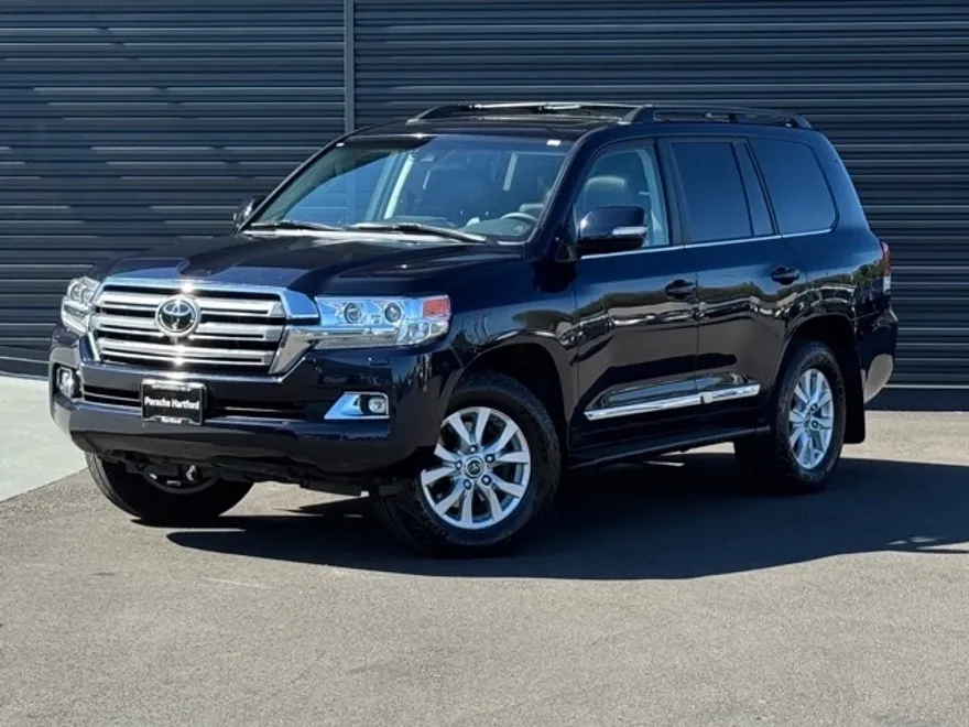 2019 Toyota Land Cruiser Base photo 1