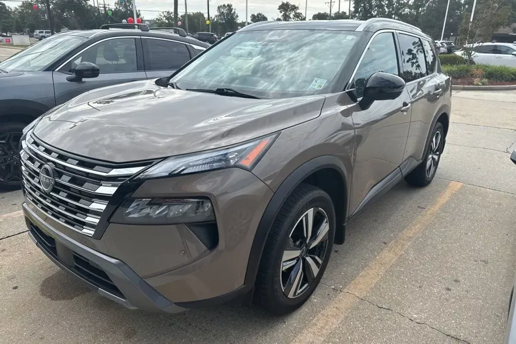 2024 Nissan Rogue SL photo 1