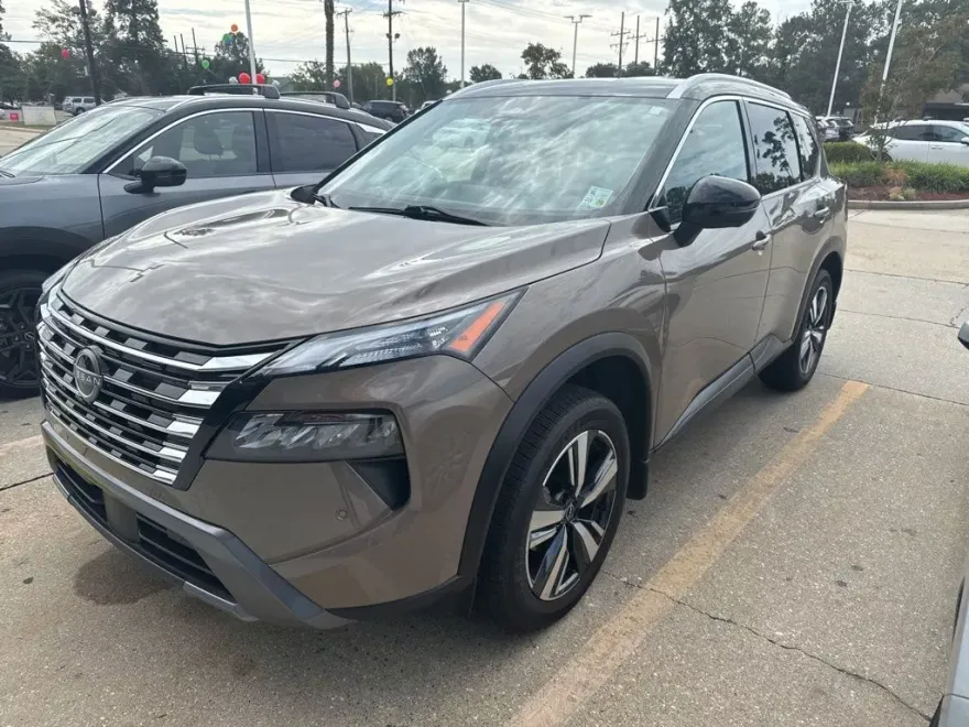 2024 Nissan Rogue SL photo 1