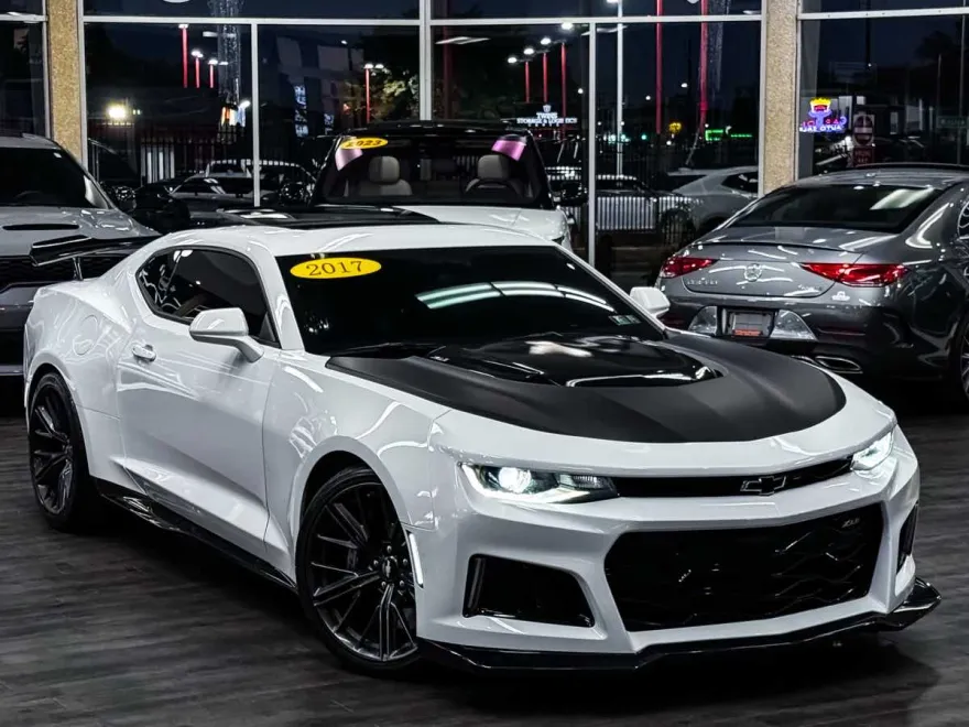 2017 Chevrolet Camaro ZL1 photo 1