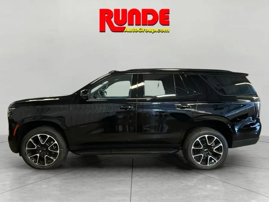 2025 Chevrolet Tahoe RST photo 1