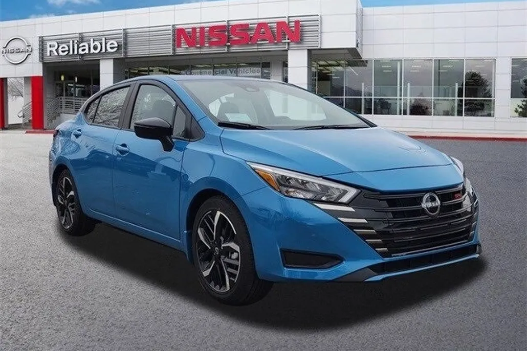 2025 Nissan Versa SR photo 1