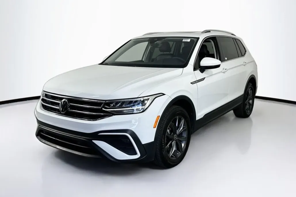 2022 Volkswagen Tiguan SE photo 1