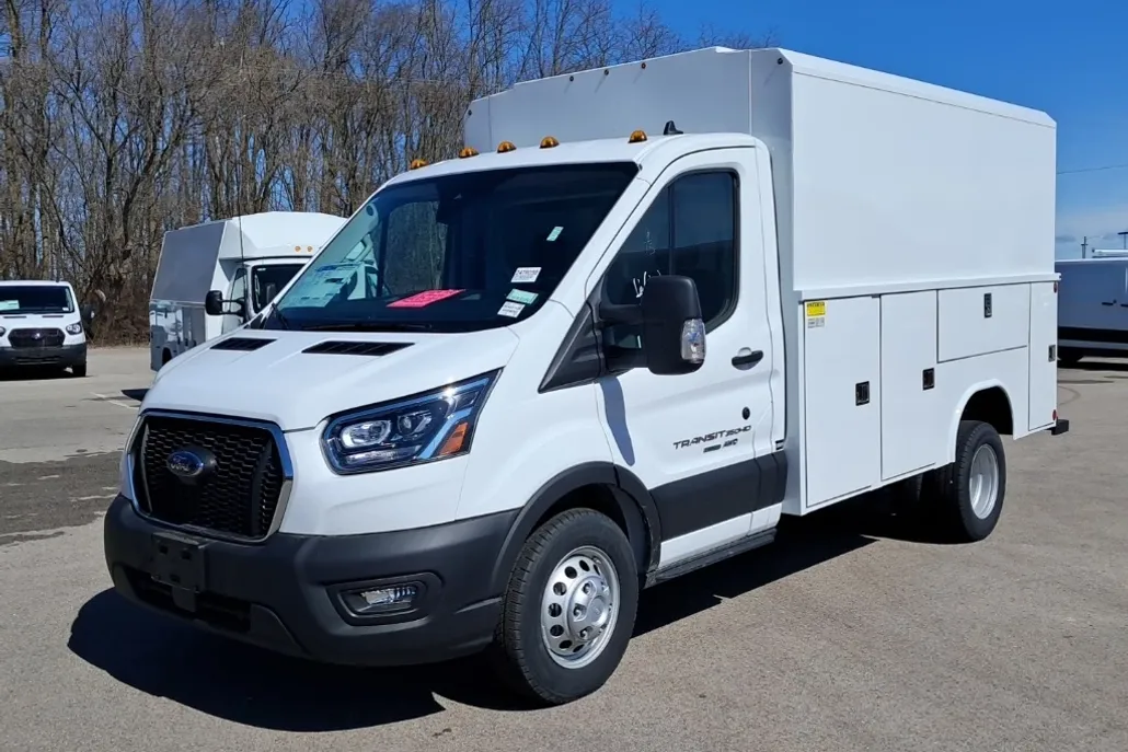 2024 Ford Transit Chassis Cutaway photo 1