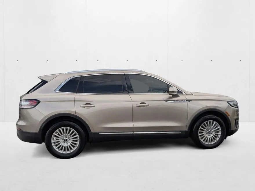 2019 Lincoln Nautilus Standard photo 1