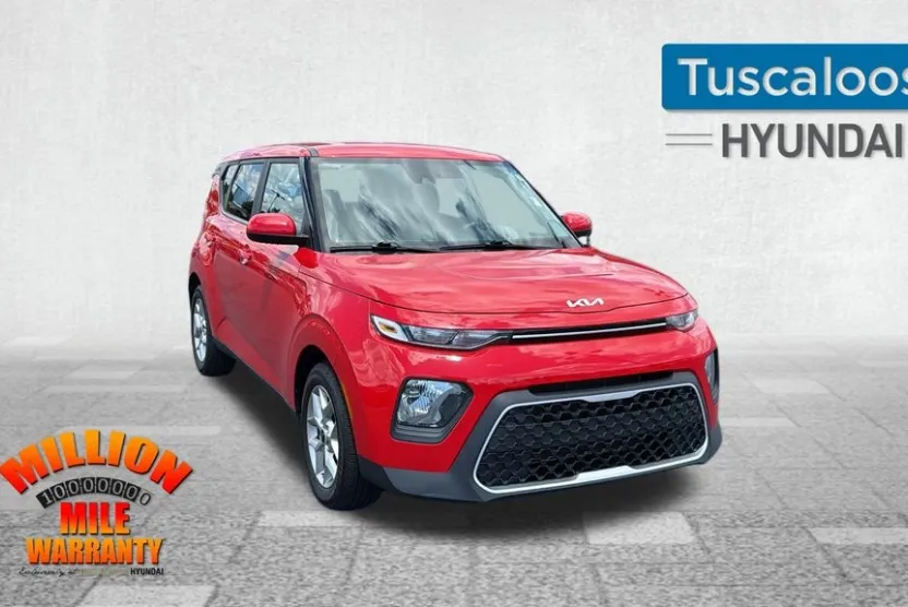 2022 Kia Soul LX photo 1