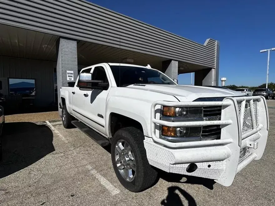 2015 Chevrolet Silverado 2500HD High Country photo 1