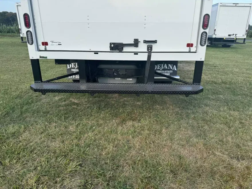 2024 Ford E-350 photo 5