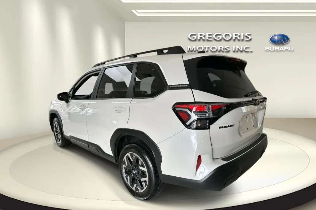 2025 Subaru Forester Premium photo 1