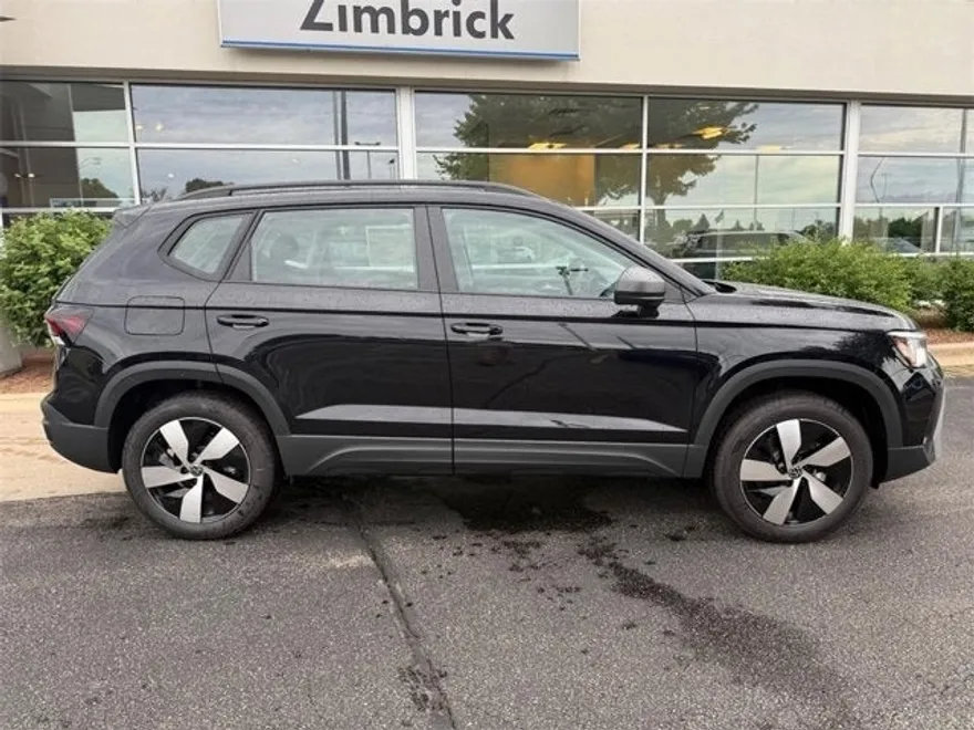 2025 Volkswagen Taos S photo 1