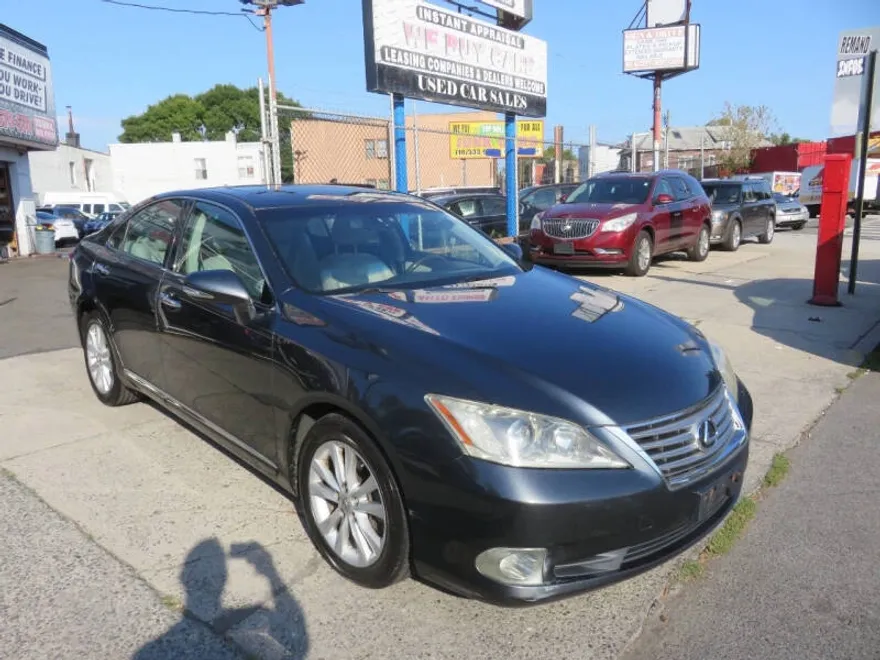 2010 Lexus ES 350 Luxury photo 1