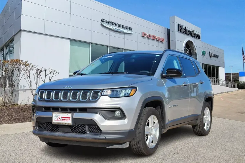 2022 Jeep Compass Latitude photo 1