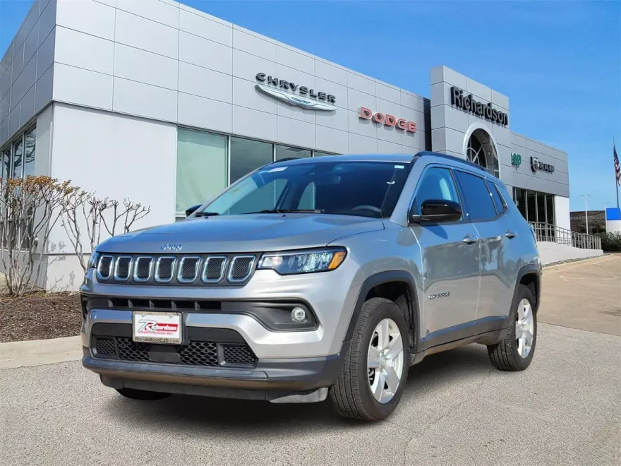 2022 Jeep Compass Latitude photo 1