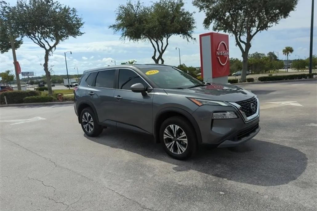 2023 Nissan Rogue SV photo 1