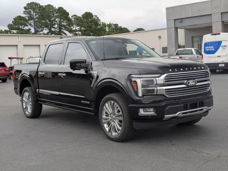 2025 Ford F-150 Platinum photo 1