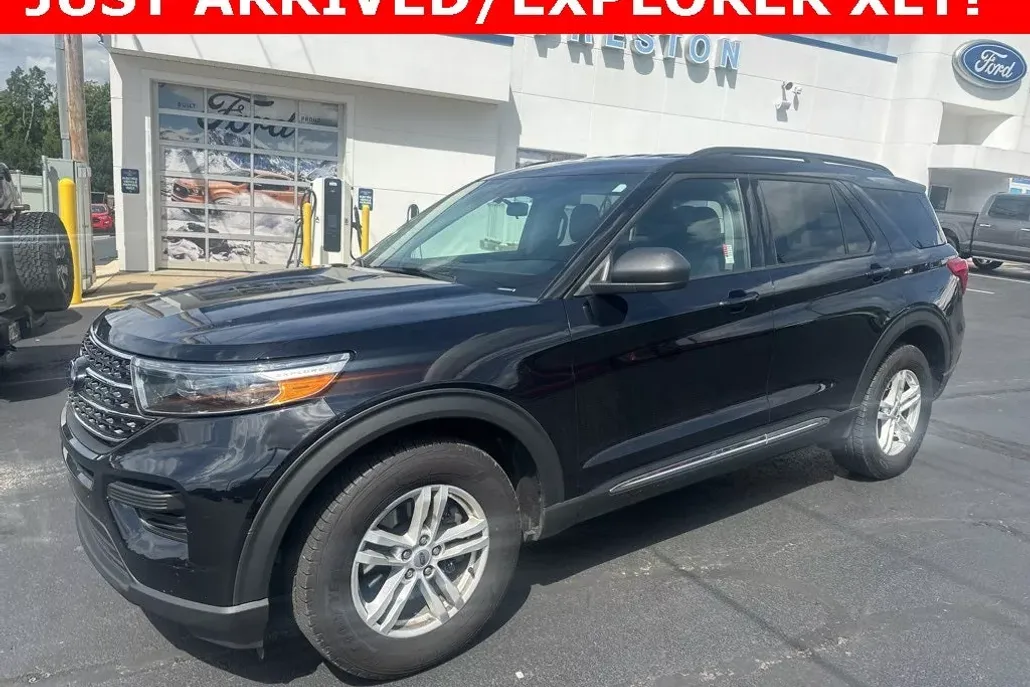 2021 Ford Explorer XLT photo 1