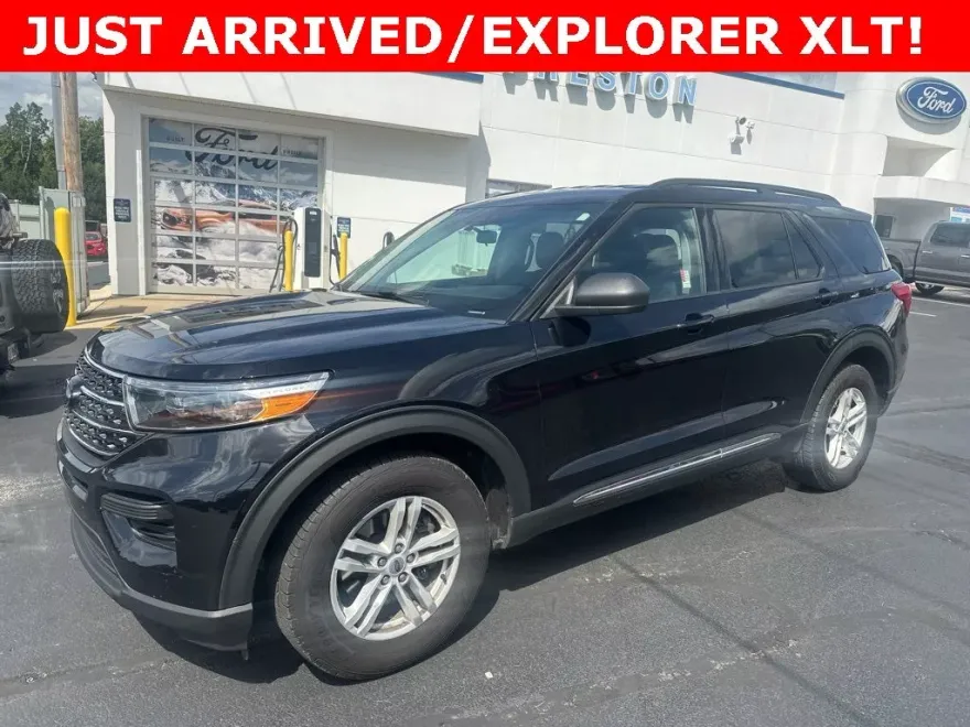 2021 Ford Explorer XLT photo 1