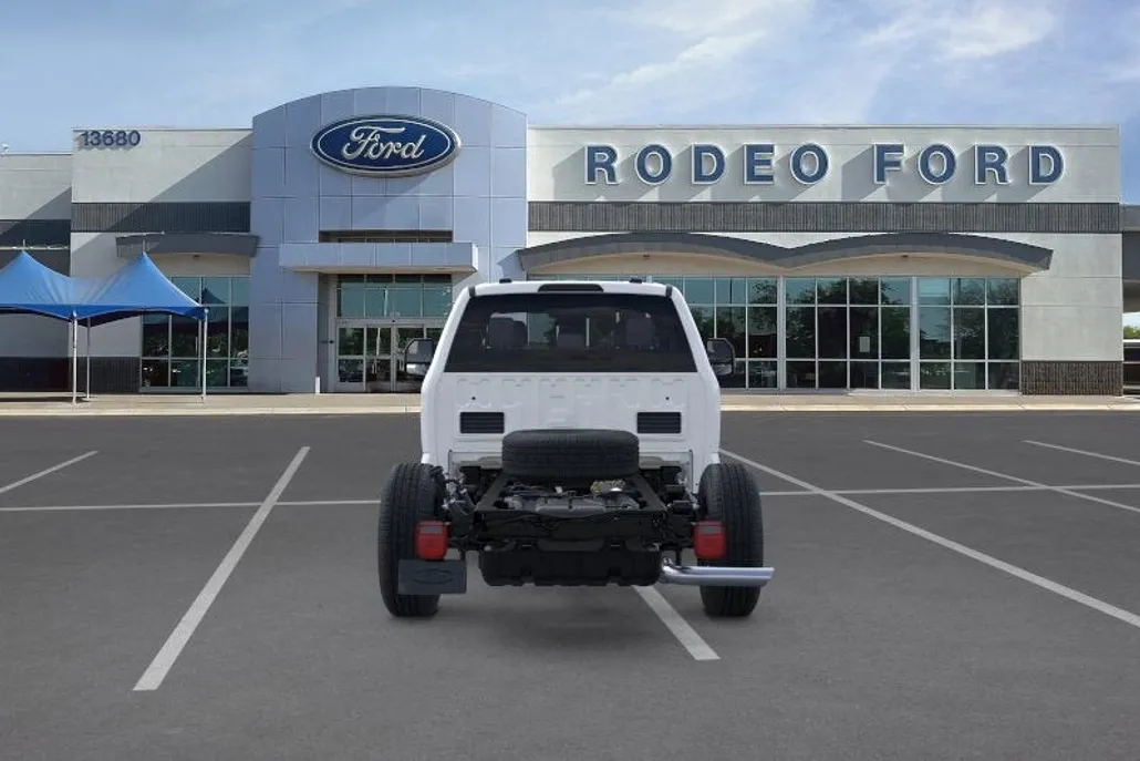 2025 Ford F-350 XL photo 1