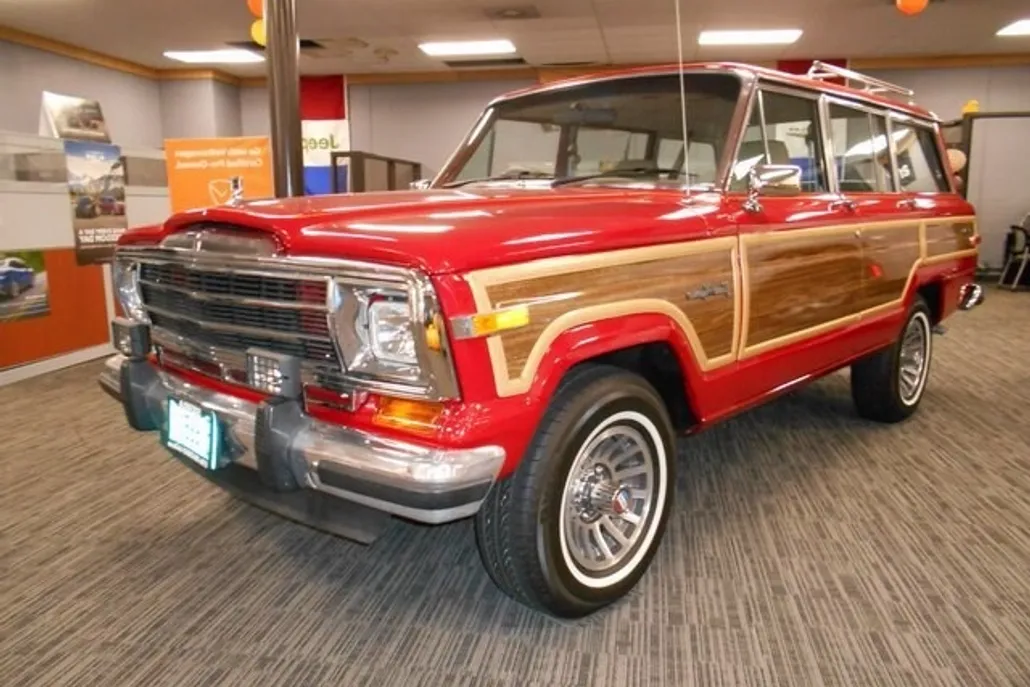 1991 Jeep Grand Wagoneer photo 1