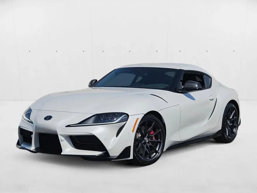 2025 Toyota Supra 3.0 photo 1