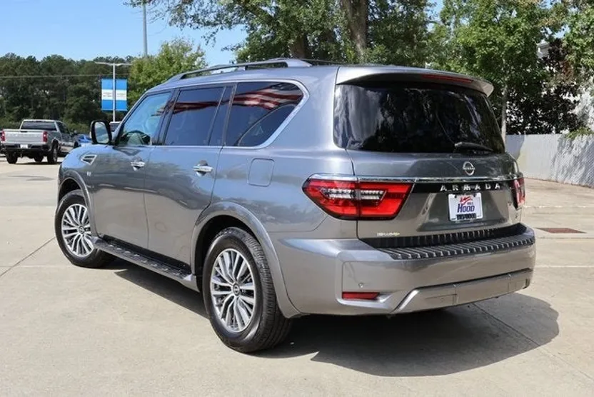 2022 Nissan Armada SL photo 1