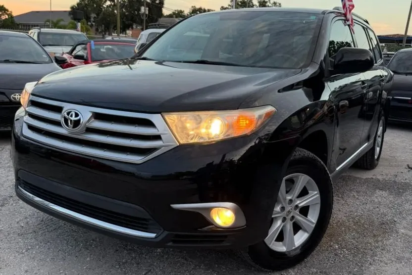 2012 Toyota Highlander Sport photo 1