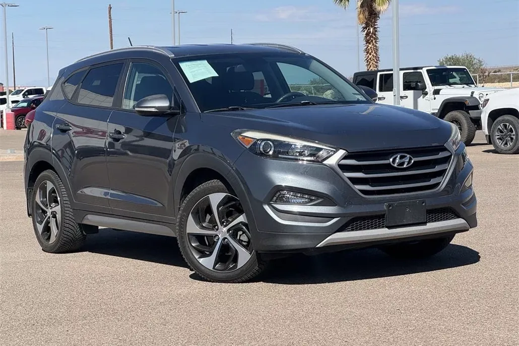 2017 Hyundai Tucson Sport photo 1