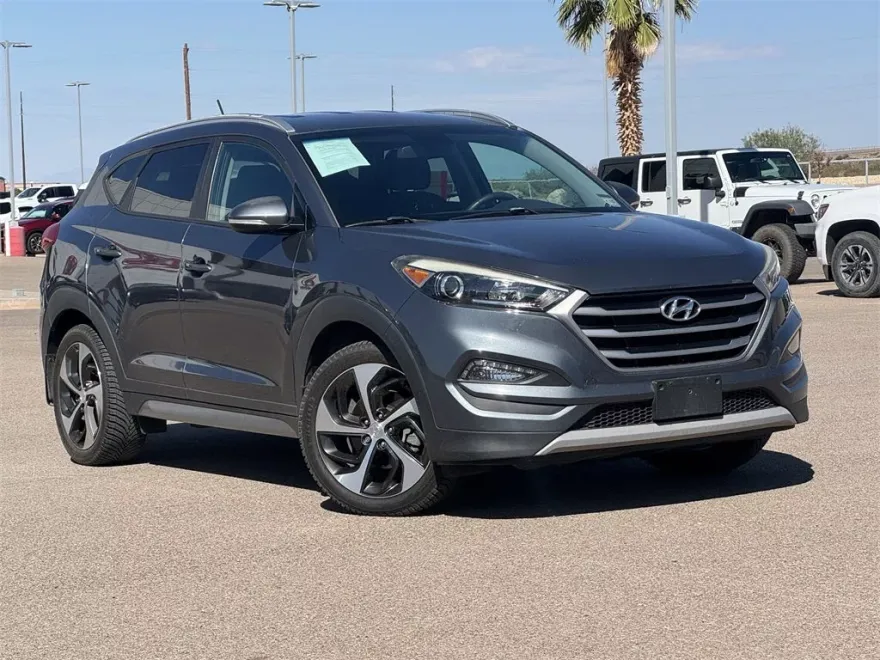 2017 Hyundai Tucson Sport photo 1