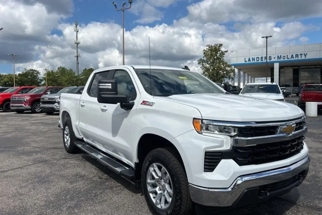 2025 Chevrolet Silverado 1500 LT photo 1