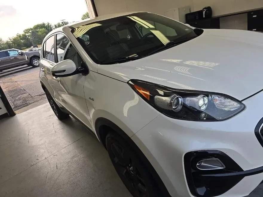 2022 Kia Sportage LX photo 1