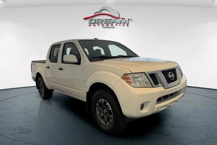 2019 Nissan Frontier Crew Cab PRO-4X photo 1