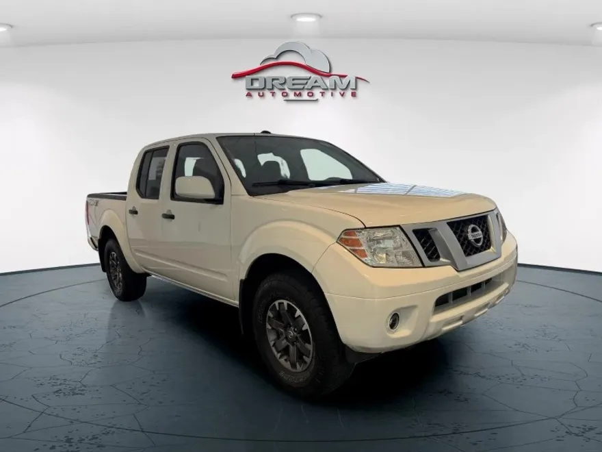 2019 Nissan Frontier Crew Cab PRO-4X photo 1