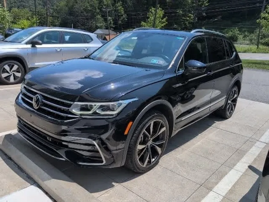 2023 Volkswagen Tiguan SEL R-Line Black photo 1