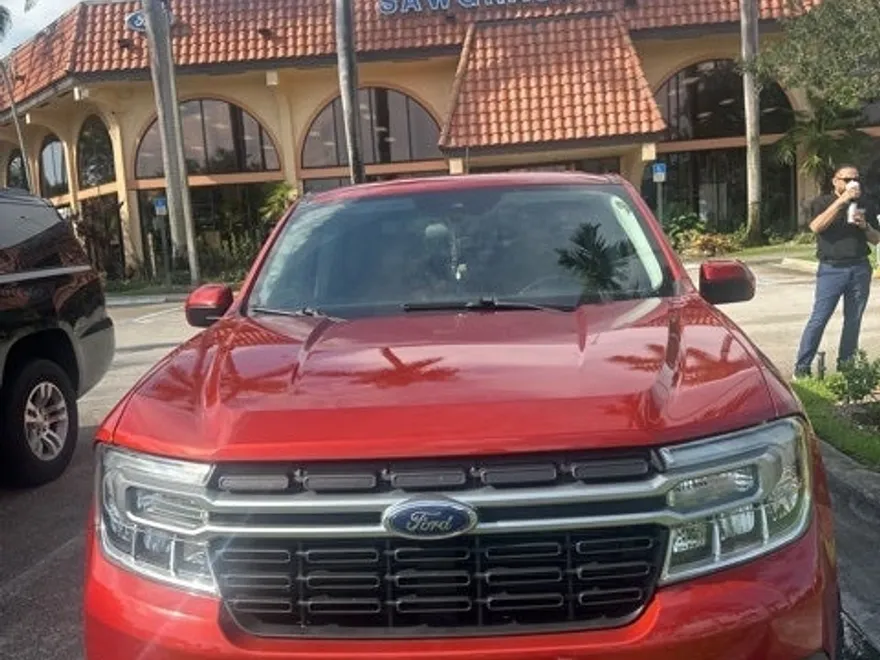 2022 Ford Maverick Lariat photo 1