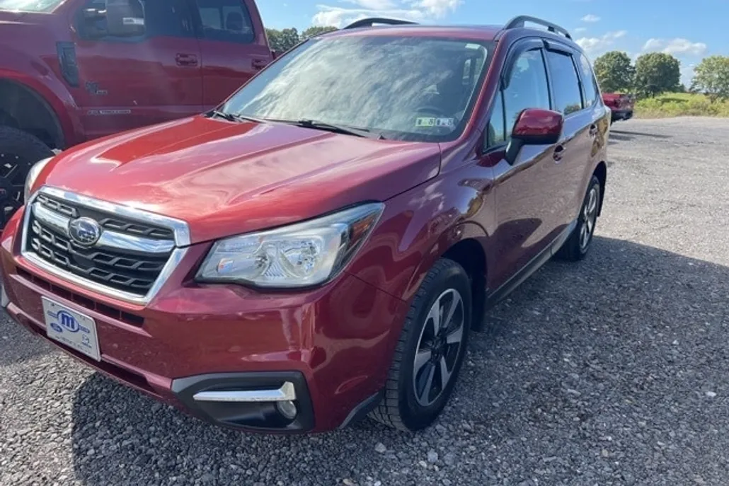 2017 Subaru Forester 2.5i Premium photo 1