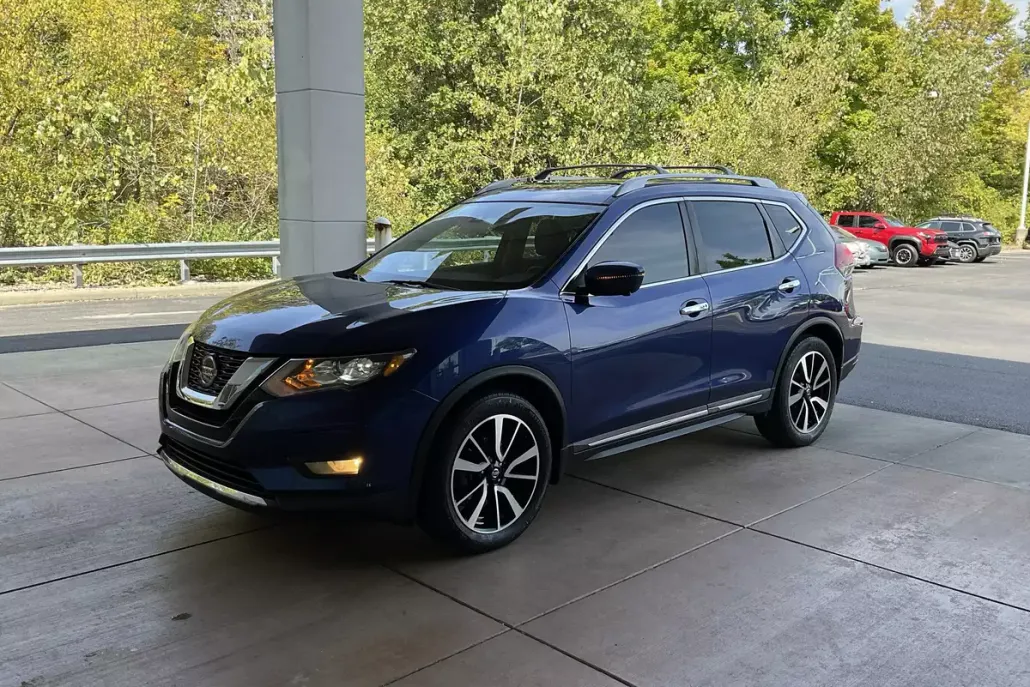 2020 Nissan Rogue SL photo 1