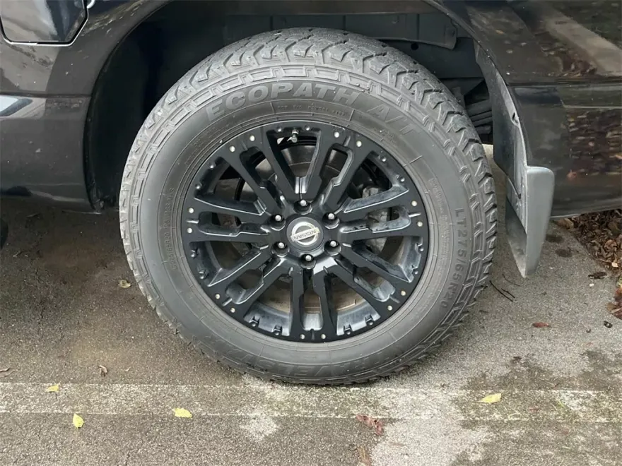 2018 Nissan Titan SV photo 1