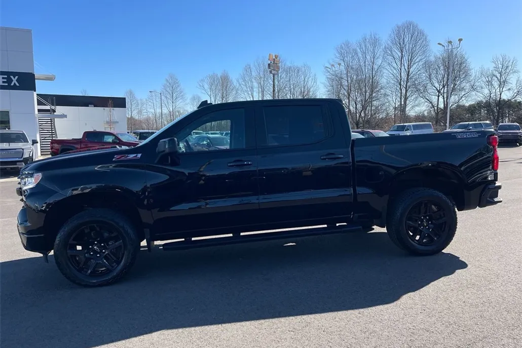 2024 Chevrolet Silverado 1500 LT Trail Boss photo 1