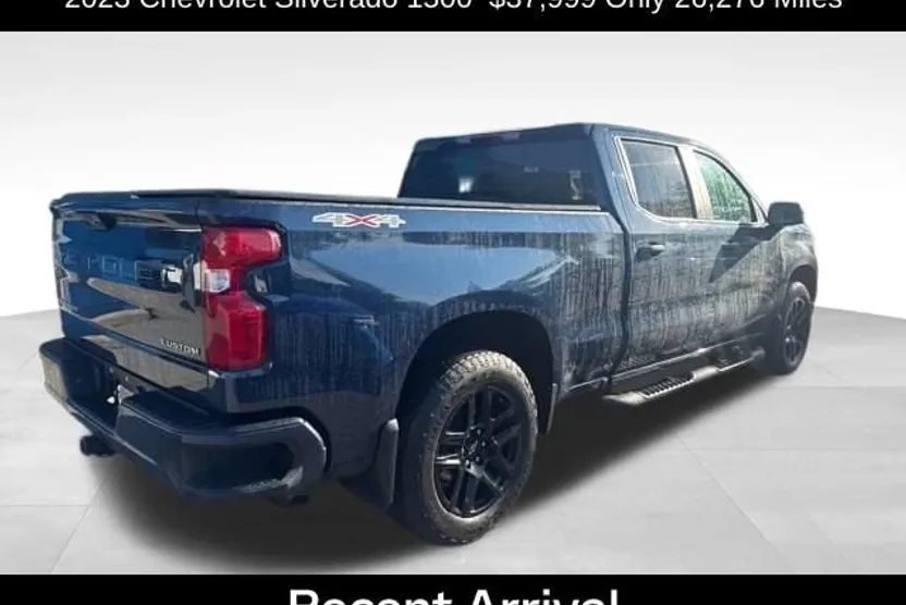 2023 Chevrolet Silverado 1500 Custom photo 1