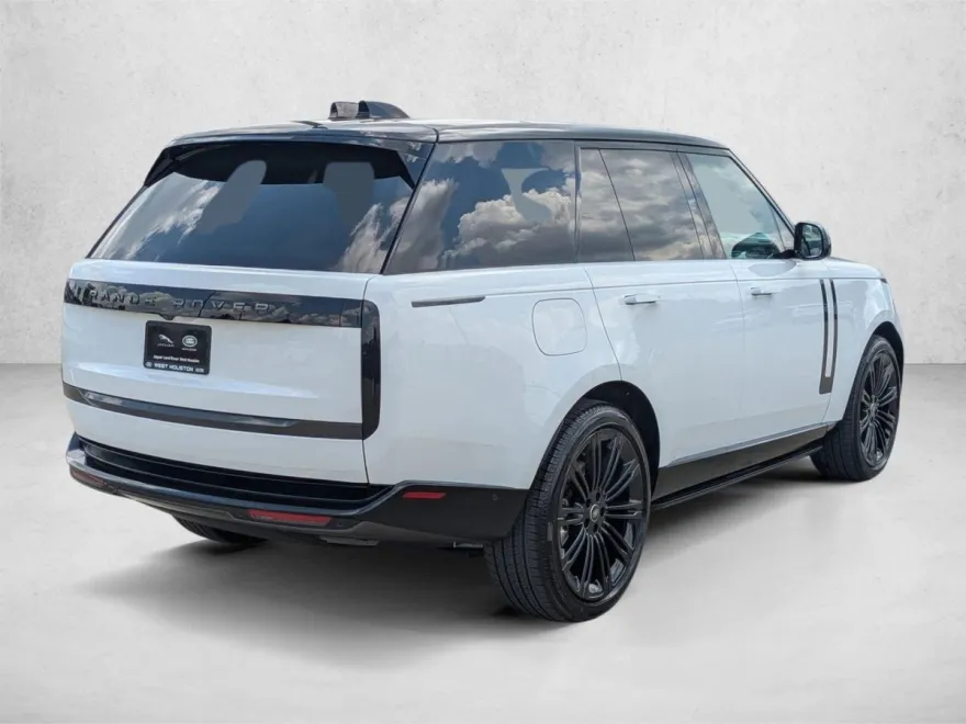 2025 Land Rover Range Rover SE photo 1