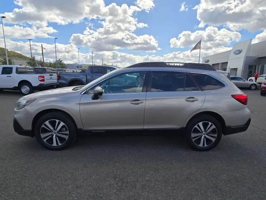 2019 Subaru Outback Limited photo 1