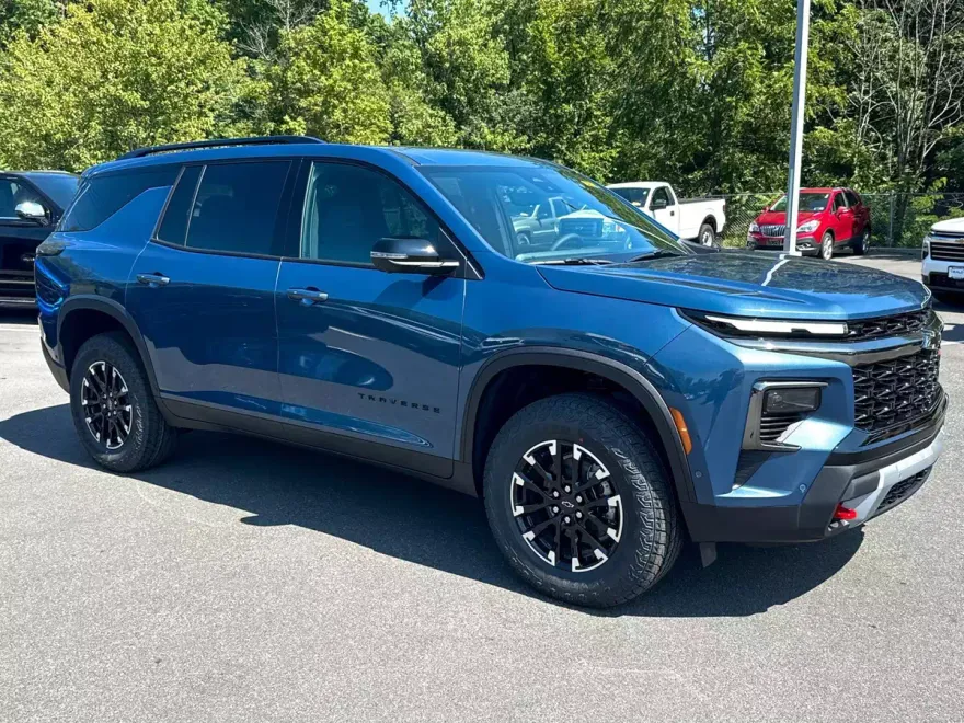2026 Chevrolet Traverse Z71 photo 1
