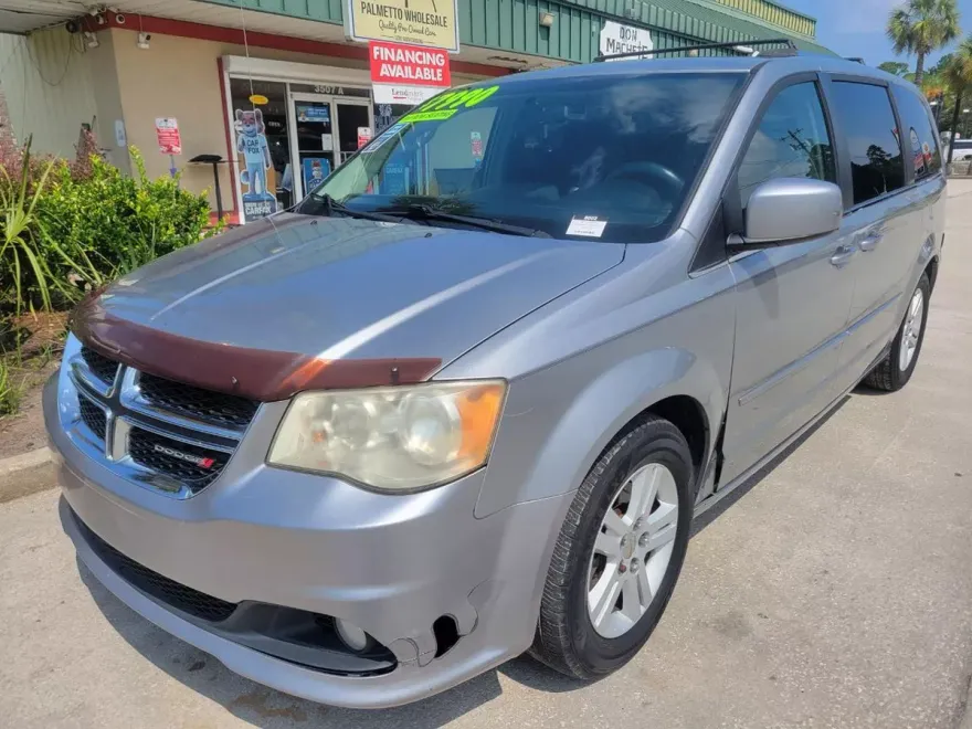 2013 Dodge Grand Caravan Crew photo 1
