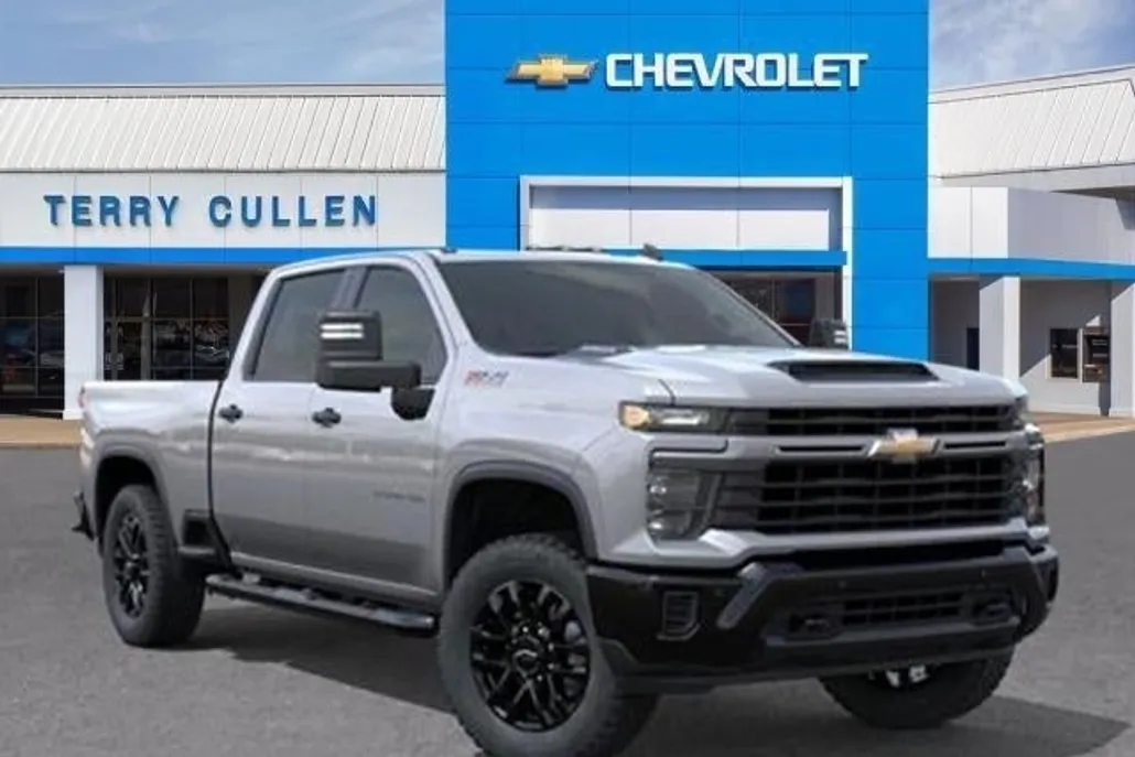 2025 Chevrolet Silverado 2500HD Custom photo 1