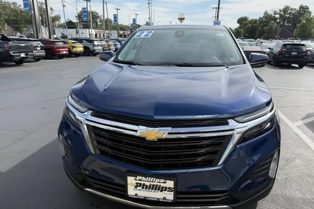2022 Chevrolet Equinox LT photo 1