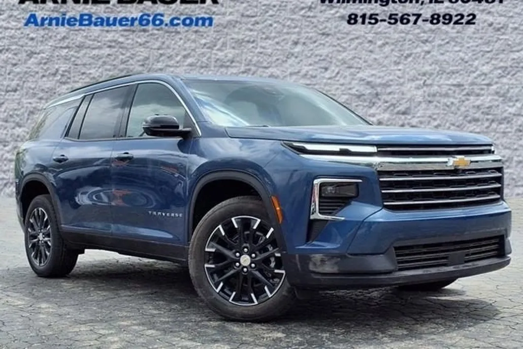 2025 Chevrolet Traverse photo 1