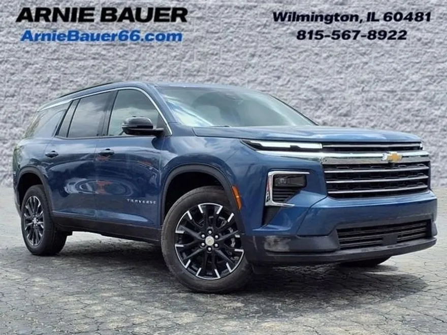 2025 Chevrolet Traverse photo 1