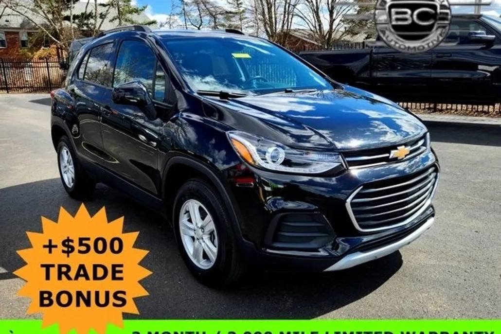 2022 Chevrolet Trax LT photo 1