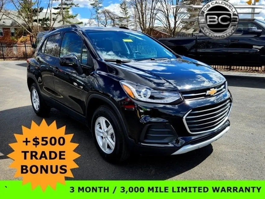 2022 Chevrolet Trax LT photo 1