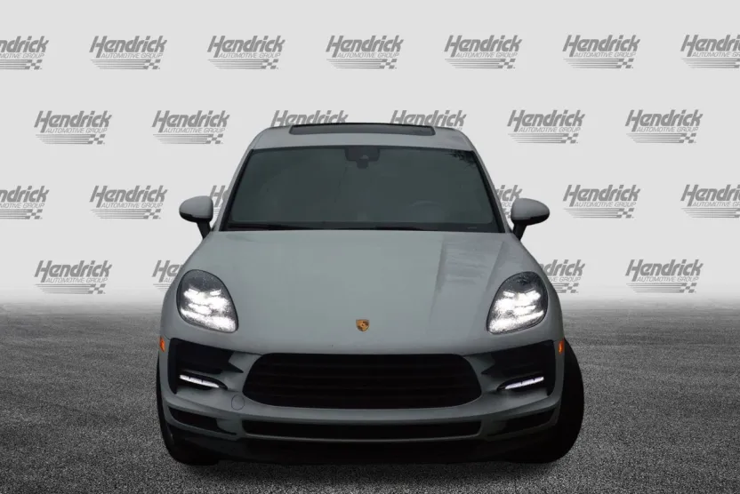 2021 Porsche Macan Base photo 1